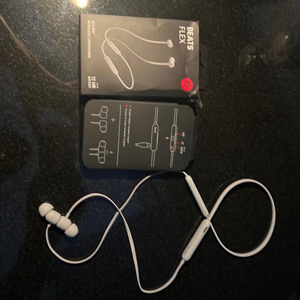 Beats Flex 💪🏼 white